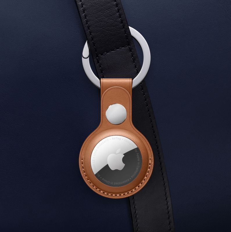 Apple nabízí doplňující klíčenky v různých barevných provedeních a také gravírování na přání